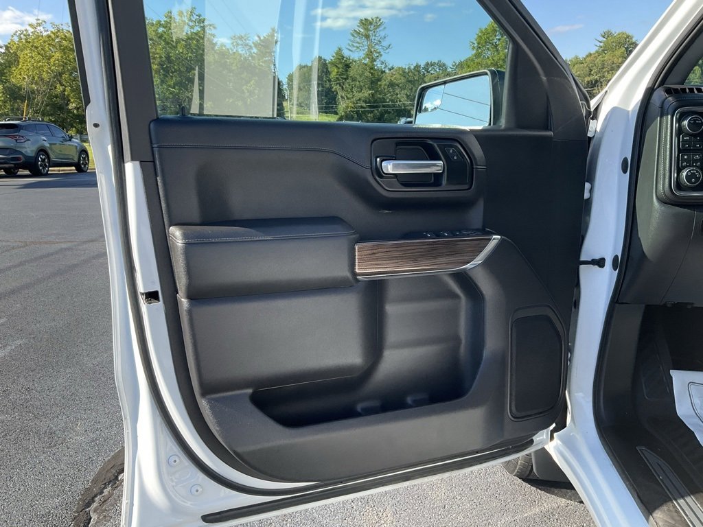 2020 Chevrolet Silverado 1500 RST photo 11