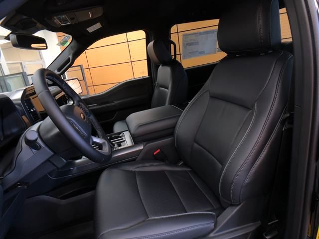 2025 Ford F-150 Lariat photo 10