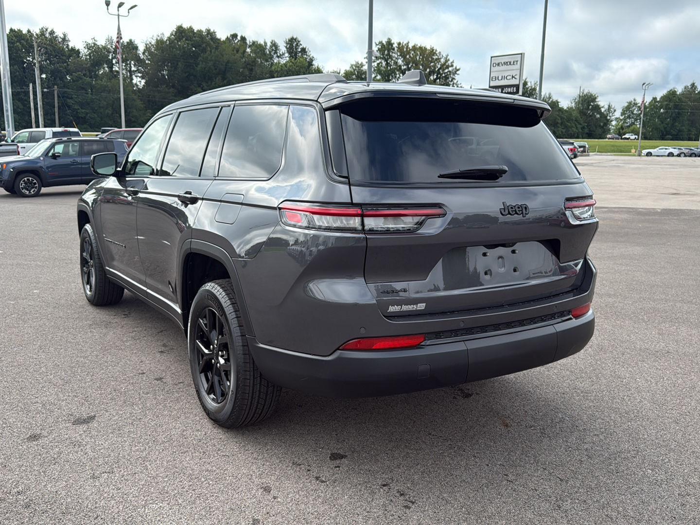 2025 Jeep Grand Cherokee Altitude photo 16