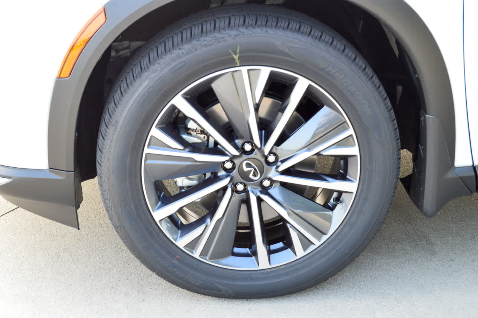 2026 Infiniti QX60 Luxe photo 7