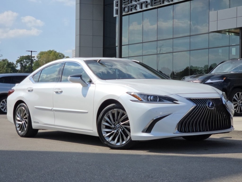 2019 Lexus ES 300h Luxury photo 2