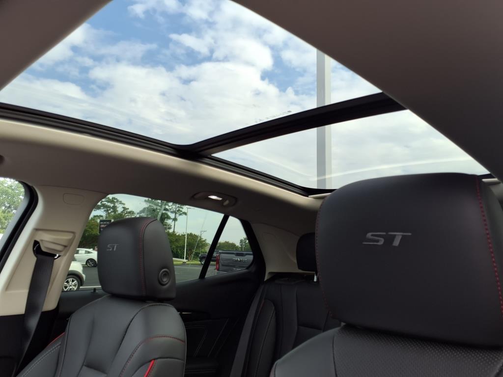 2023 Buick Envision Essence photo 18