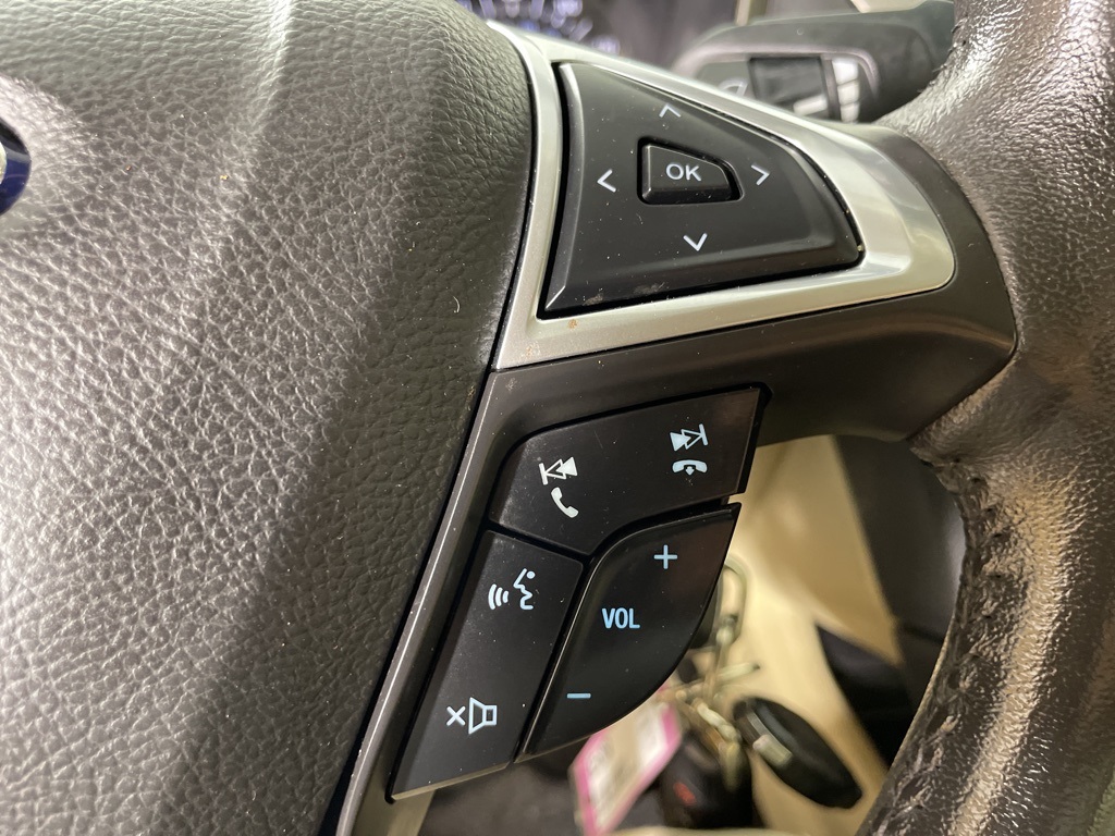 2015 Ford Fusion SE photo 23
