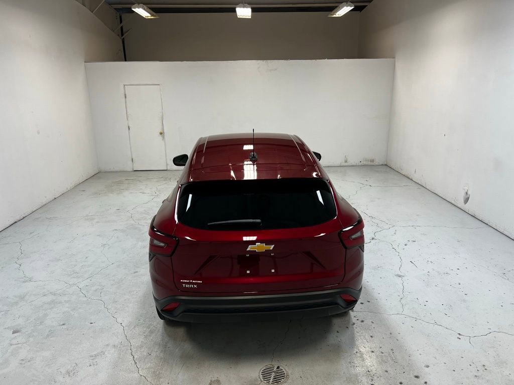 2025 Chevrolet Trax LS photo 3