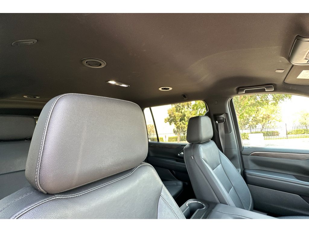 2022 Chevrolet Suburban 1500 Z71 photo 21