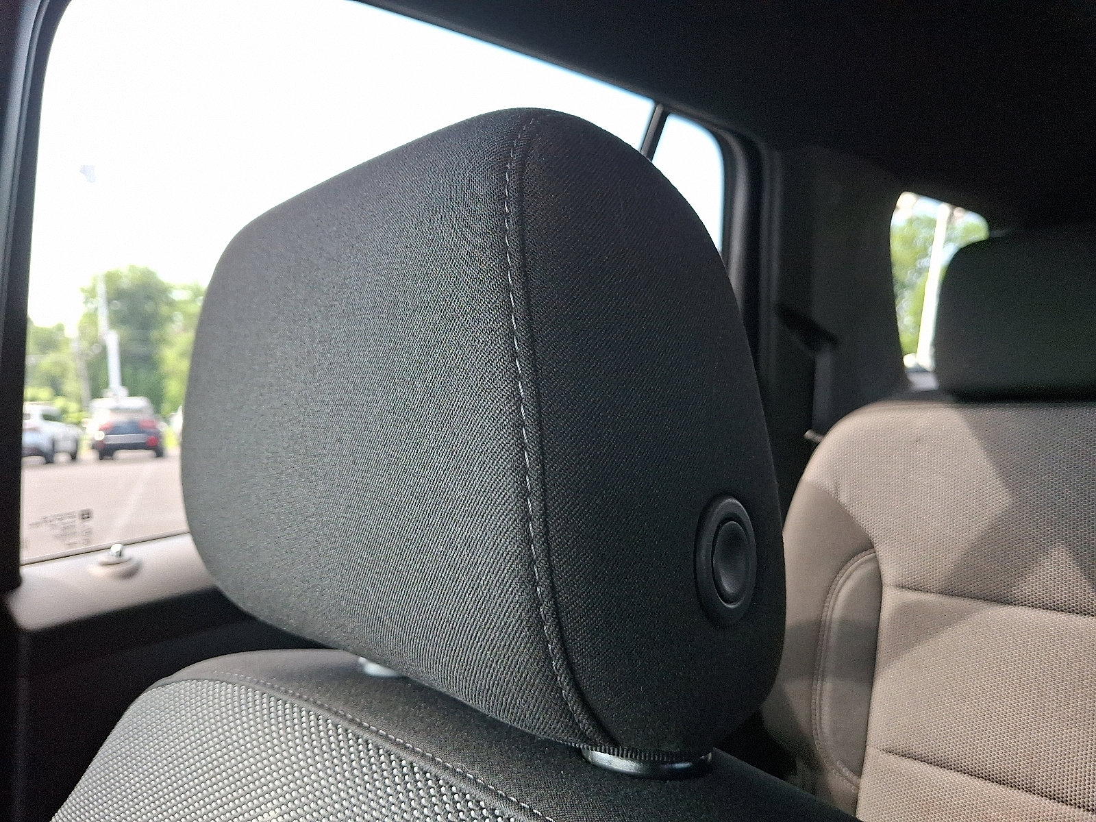 2023 Chevrolet Traverse Cloth photo 17