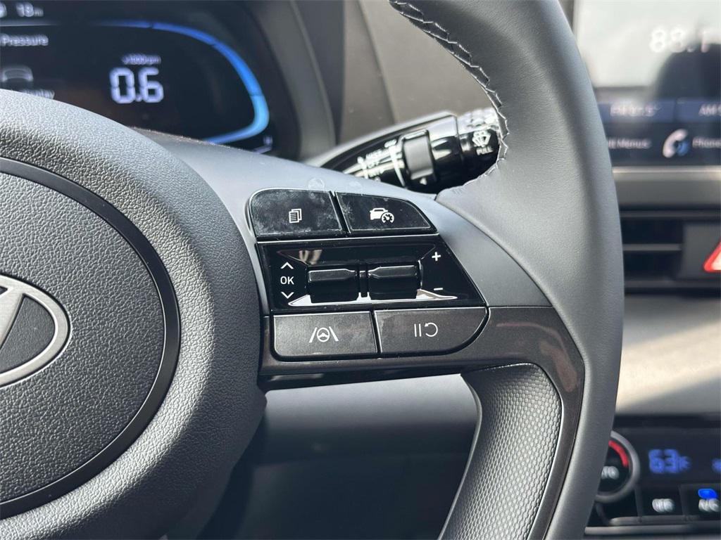 2025 Hyundai Elantra SEL Sport photo 20
