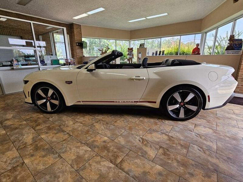 2025 Ford Mustang GT Premium Convertible photo 5