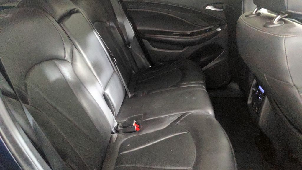 2020 Buick Envision Essence photo 27