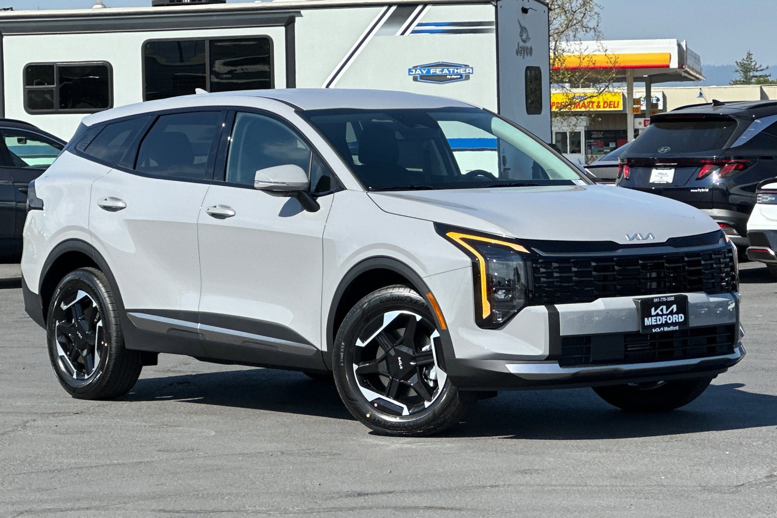 2026 Kia Sportage Hybrid S photo 2