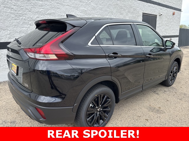 2025 Mitsubishi Eclipse Cross LE photo 3