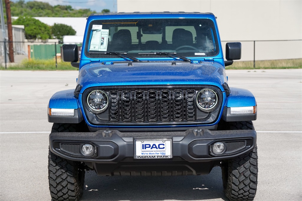 2024 Jeep Gladiator Willys photo 4