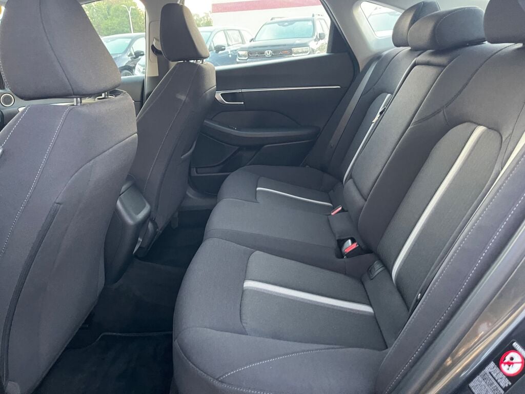 2022 Hyundai Sonata SEL photo 17