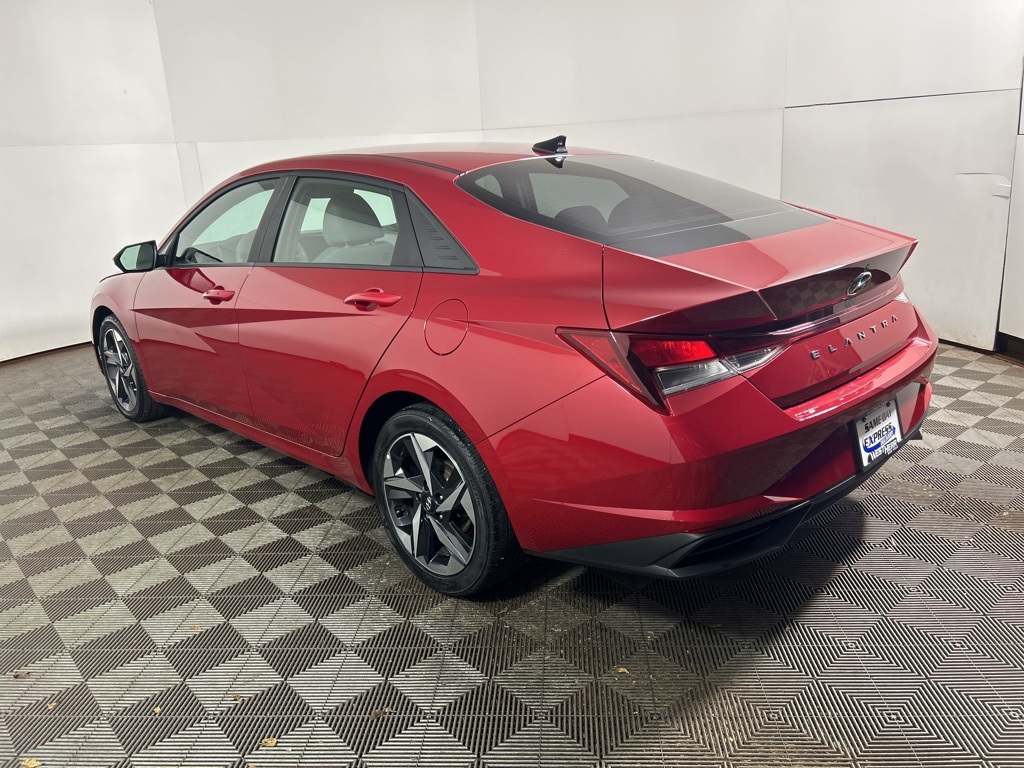 2023 Hyundai Elantra SEL photo 10