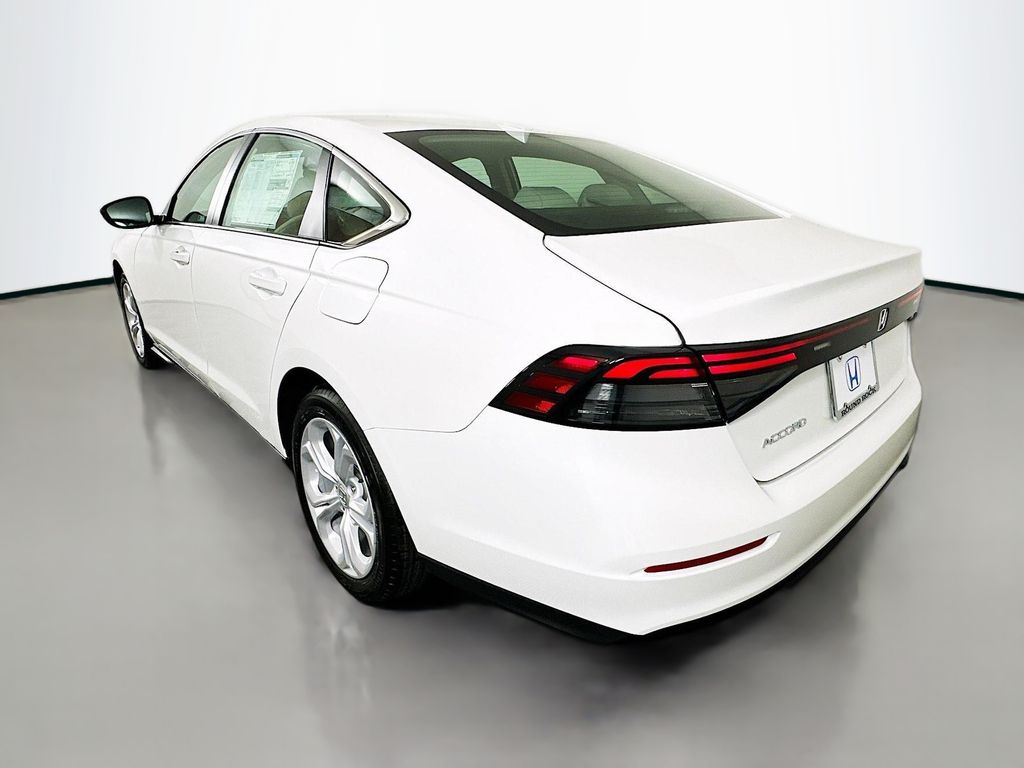 2025 Honda Accord LX photo 7
