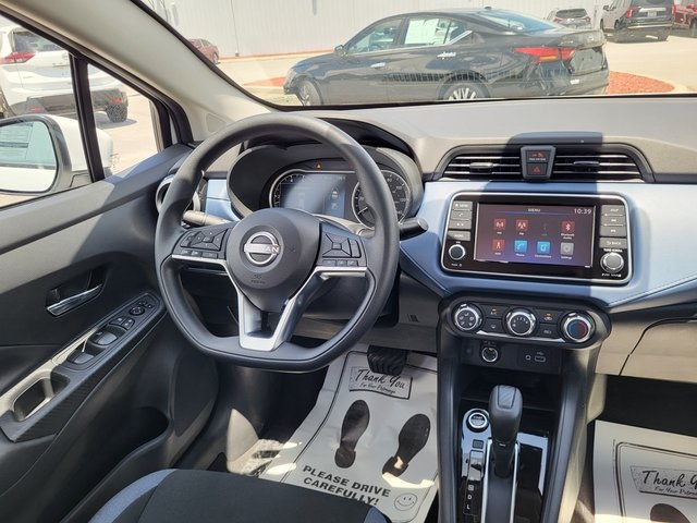 2025 Nissan Versa 1.6 SV photo 15