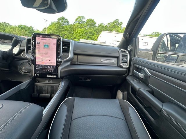 2025 Ram 2500 Laramie photo 29