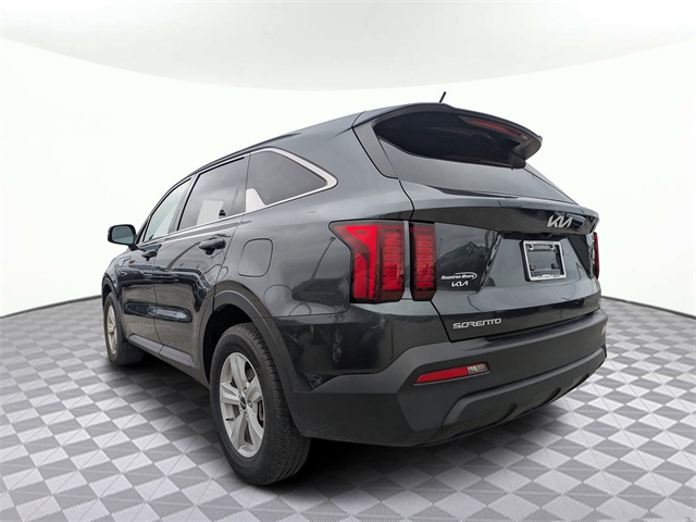 2023 Kia Sorento LX photo 5