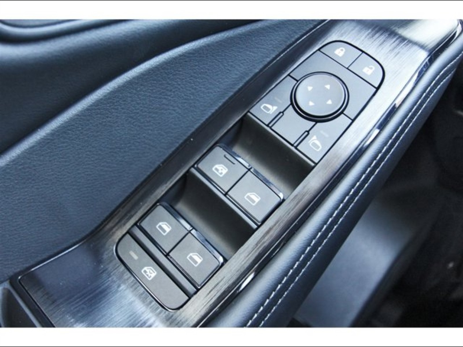 2026 Nissan Rogue SV - 11