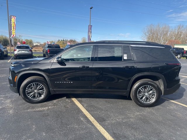 2025 Chevrolet Traverse photo 4