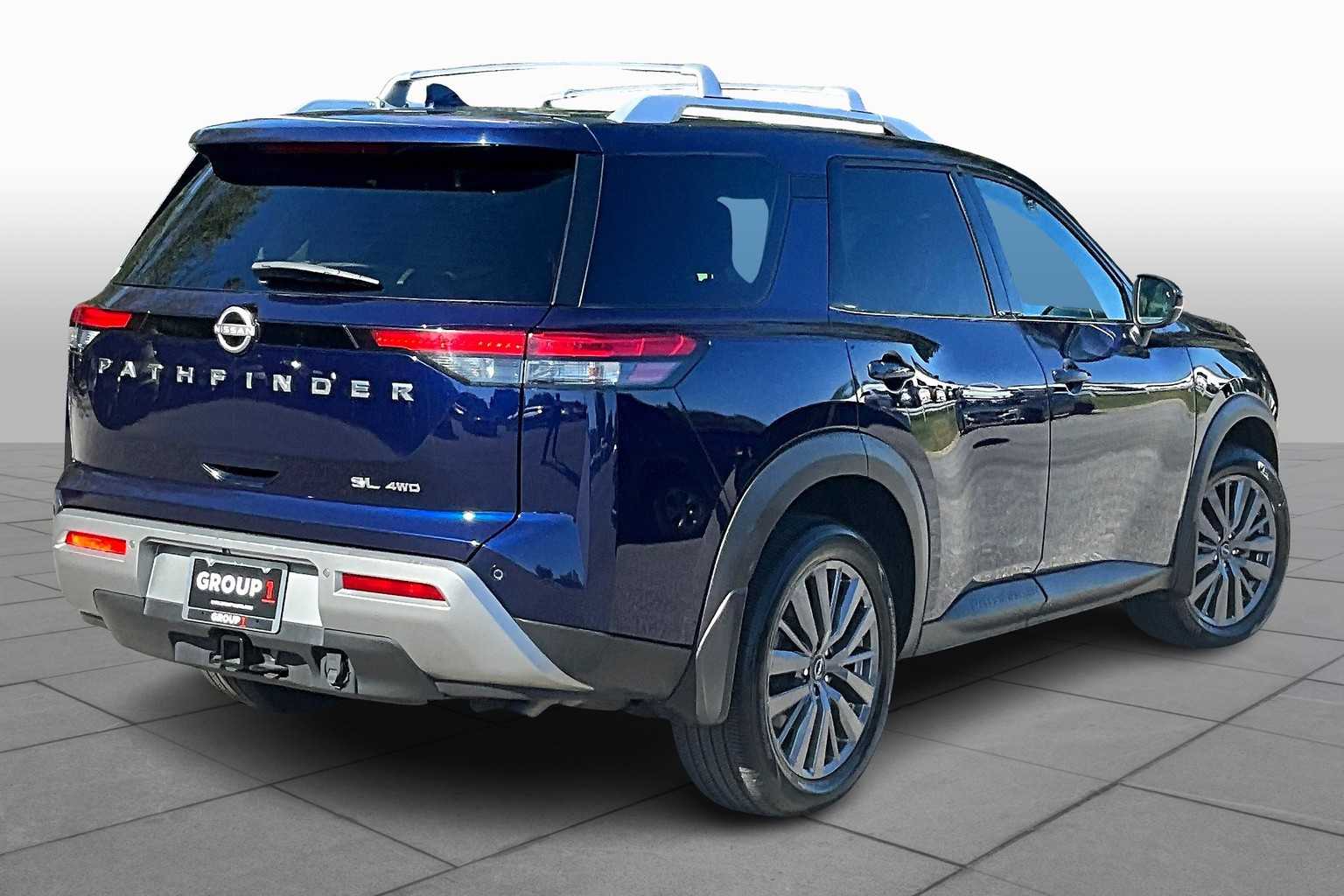 2023 Nissan Pathfinder SL photo 11