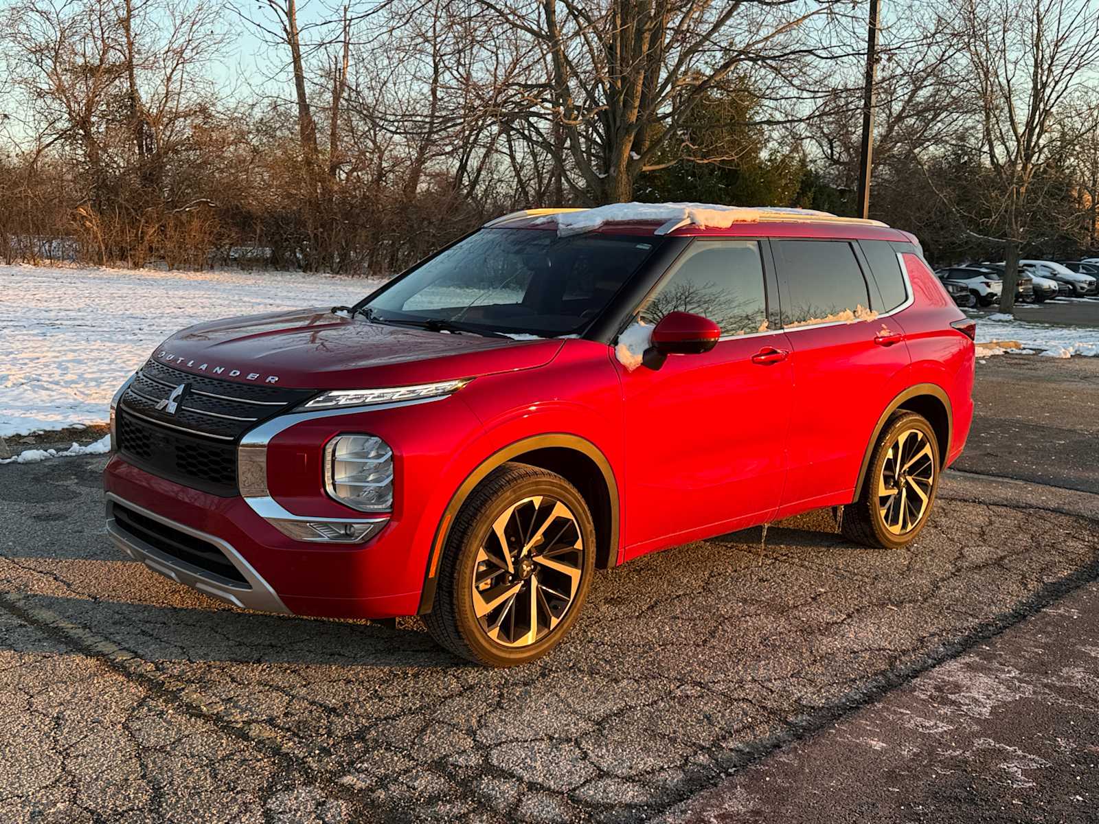 2024 Mitsubishi Outlander SEL's photo