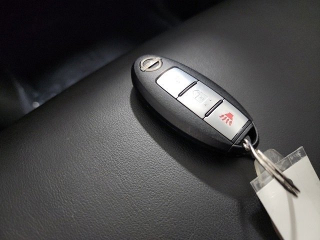 2022 Nissan Armada SV photo 26