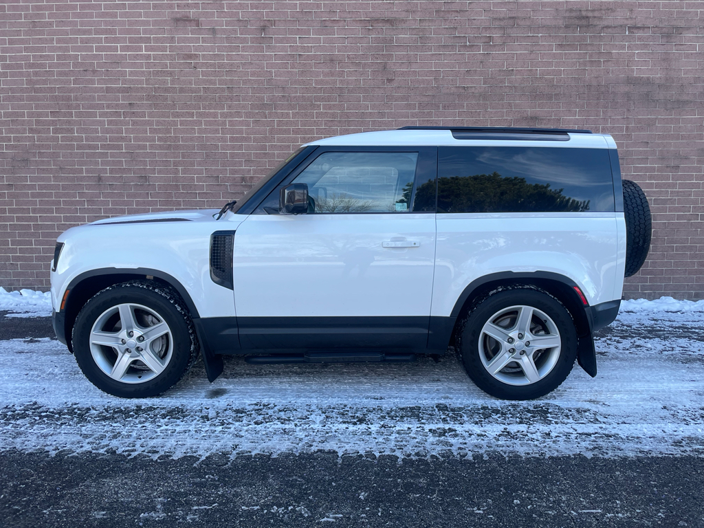 2023 Land Rover Defender 90 SE photo 2