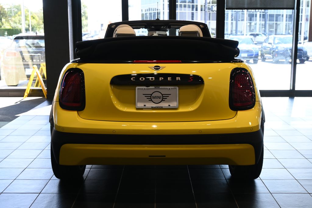 2026 Mini Cooper Convertible Signature photo 5