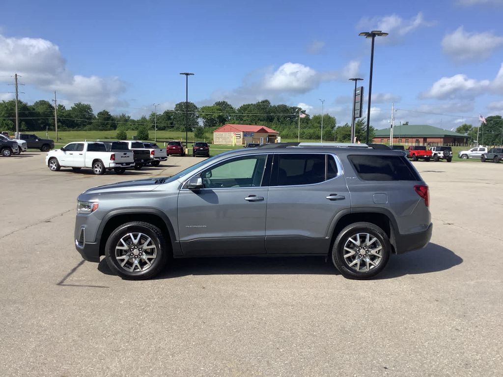 2022 Gmc Acadia SLE photo 3