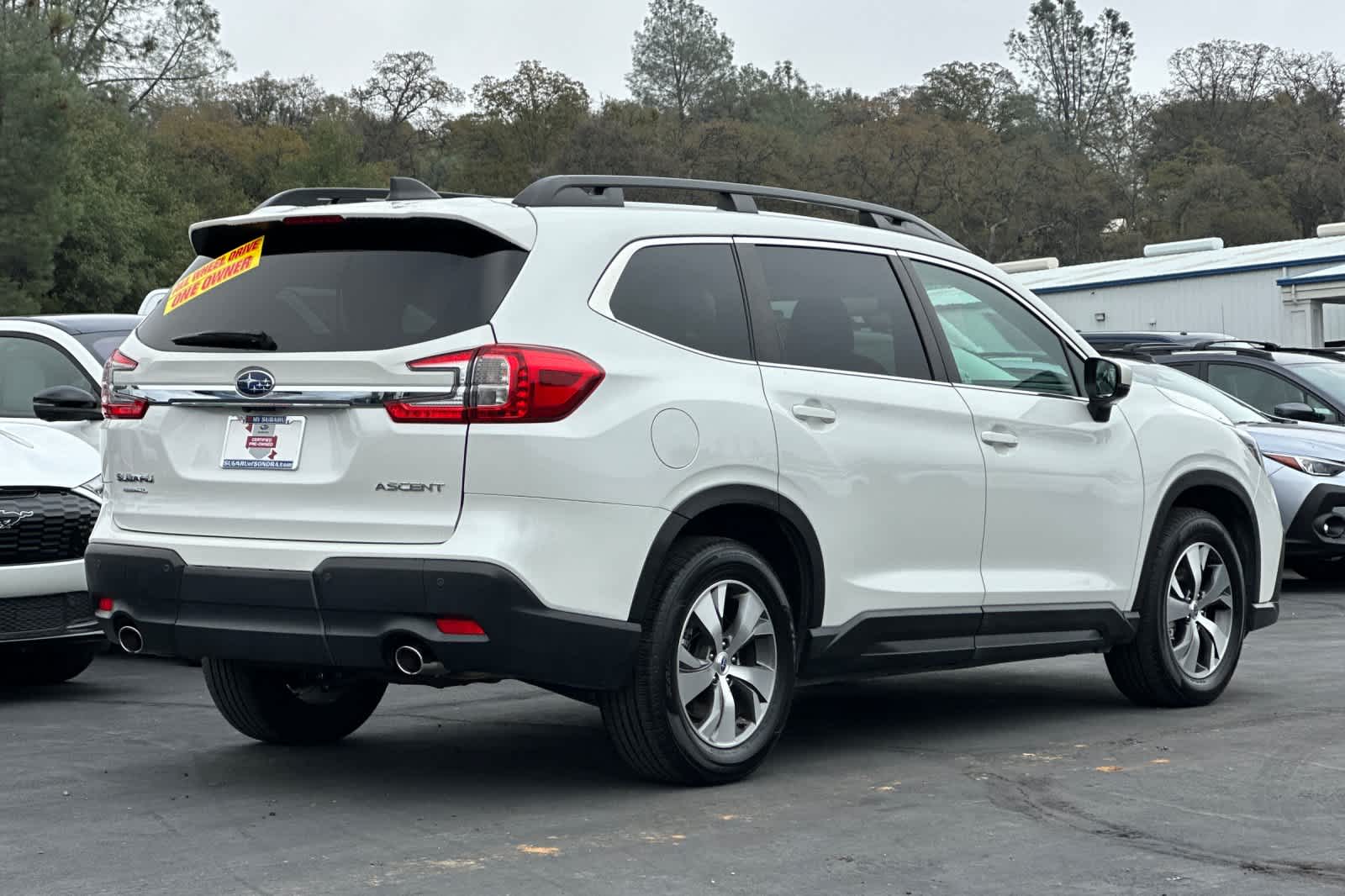 2024 Subaru Ascent Premium photo 2