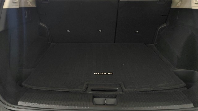 Used 2021  Nissan SV image 14