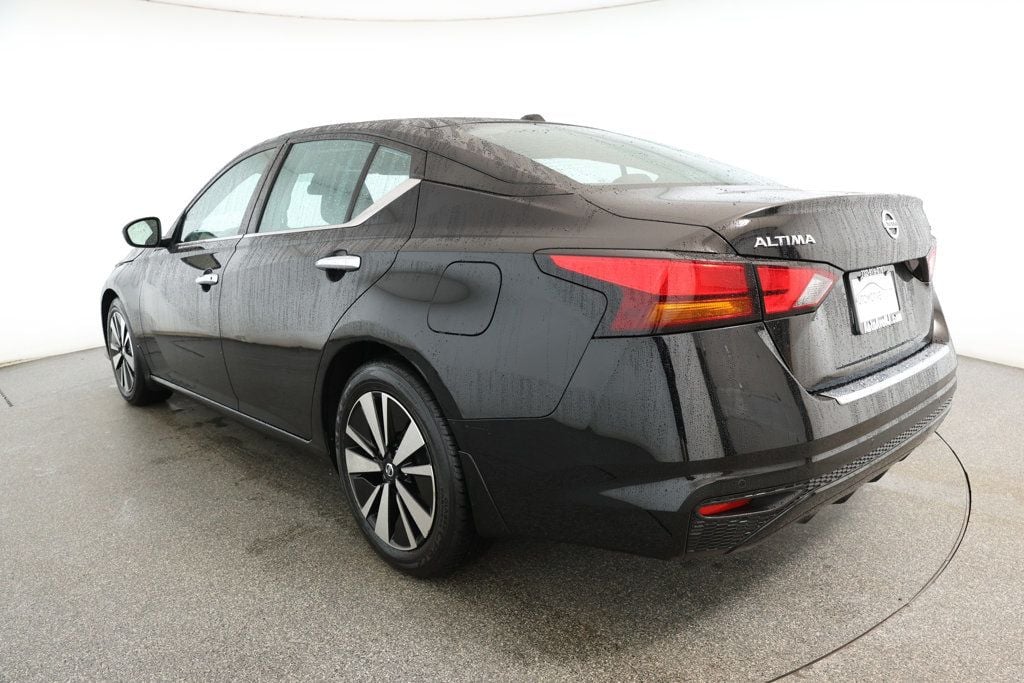 2022 Nissan Altima SV photo 6