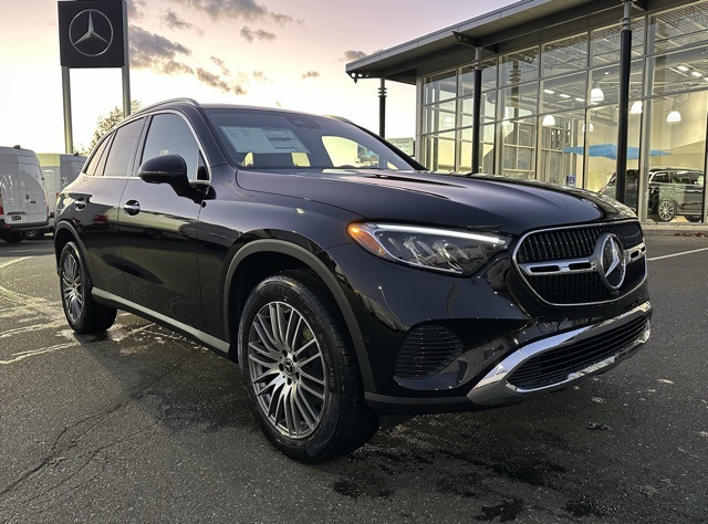 2026 Mercedes-Benz GLC Base's photo
