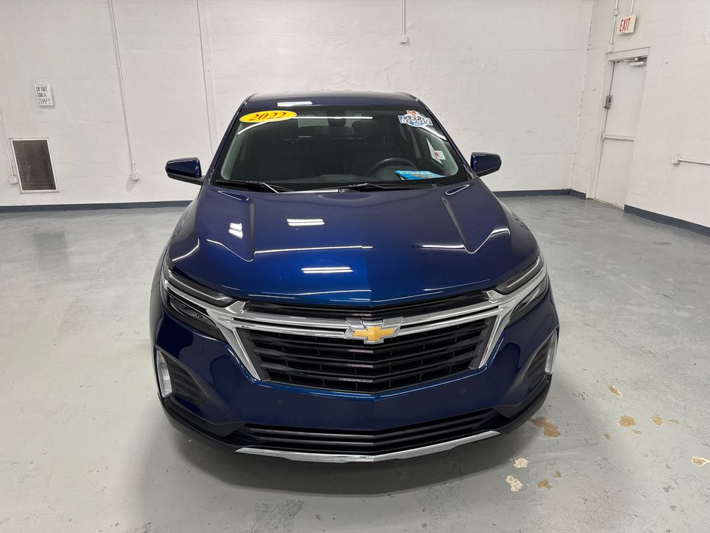 2022 Chevrolet Equinox LT photo 2