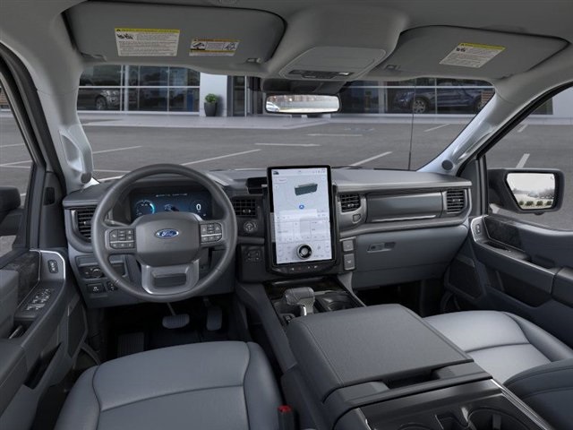 2025 Ford F-150 Lightning photo 9