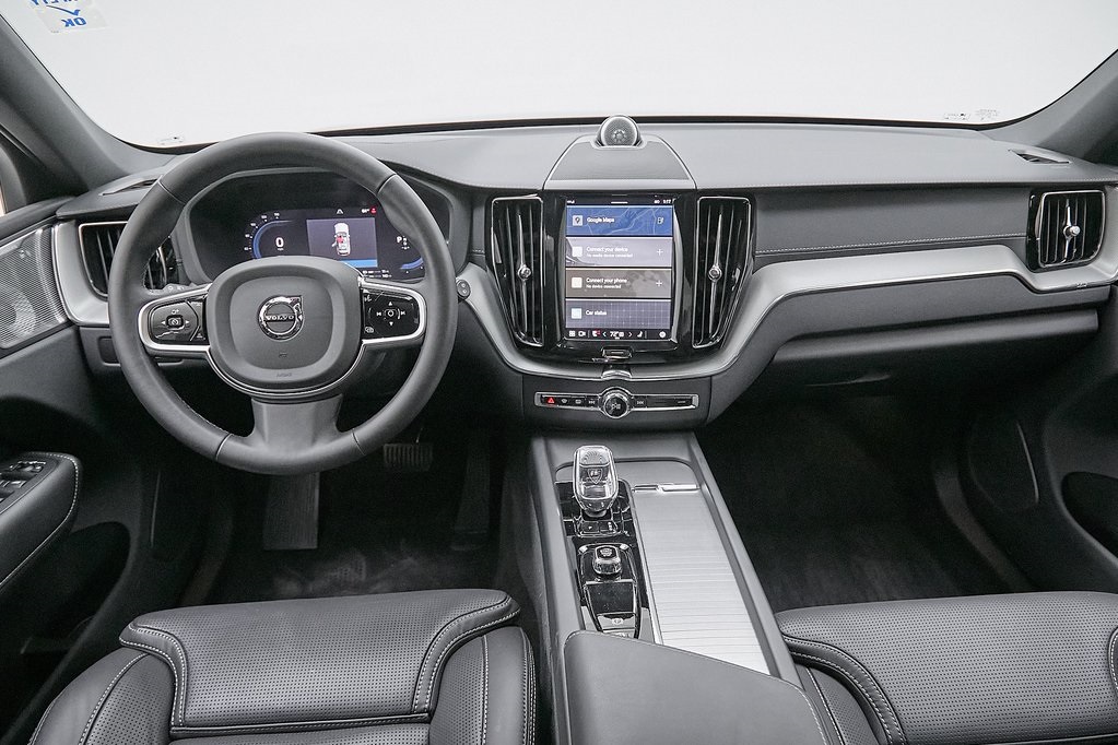2025 VOLVO XC60 - Image 26