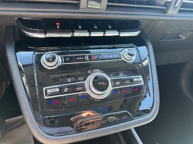 2022 Lincoln Corsair Standard photo 26