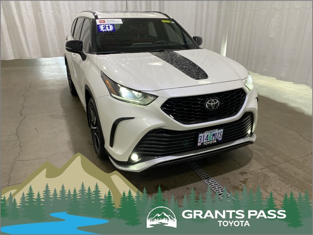 2021 Toyota Highlander XSE's photo