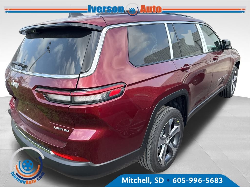 2025 Jeep Grand Cherokee Limited photo 2