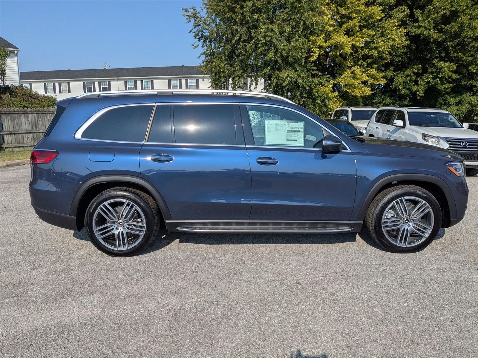 2026 Mercedes Benz GLS 450 4MATIC photo 3