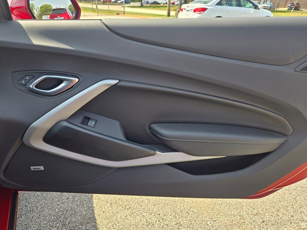 2023 Chevrolet Camaro 2LT photo 8