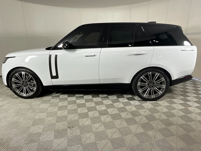 2025 Land Rover Range Rover SE photo 2