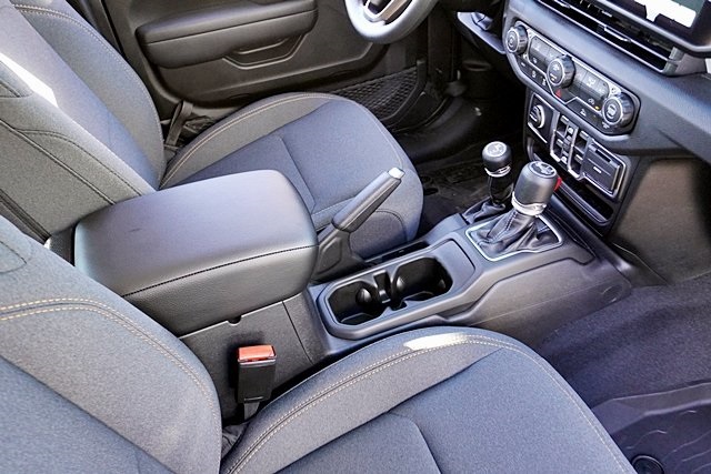 New 2026 Granite Crystal Metallic Clear-Coat Exterior Paint Jeep Sport image 15