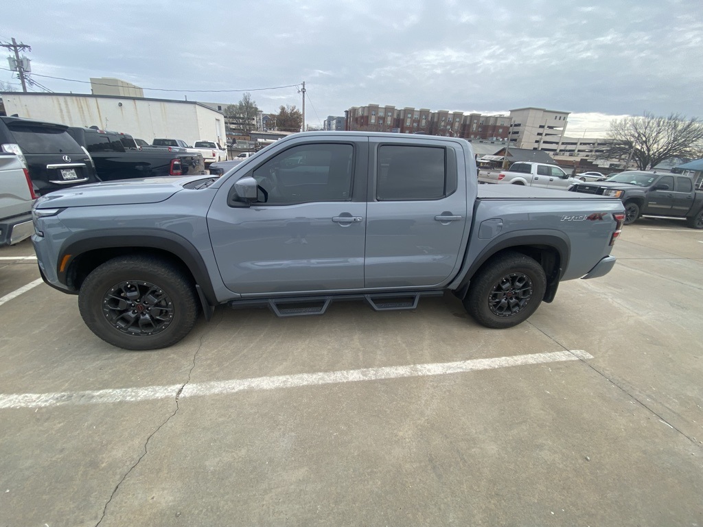 2023 Nissan Frontier PRO-4X's photo
