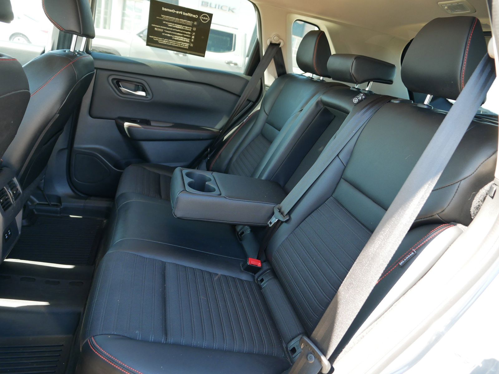 2025 Nissan Rogue SV photo 14