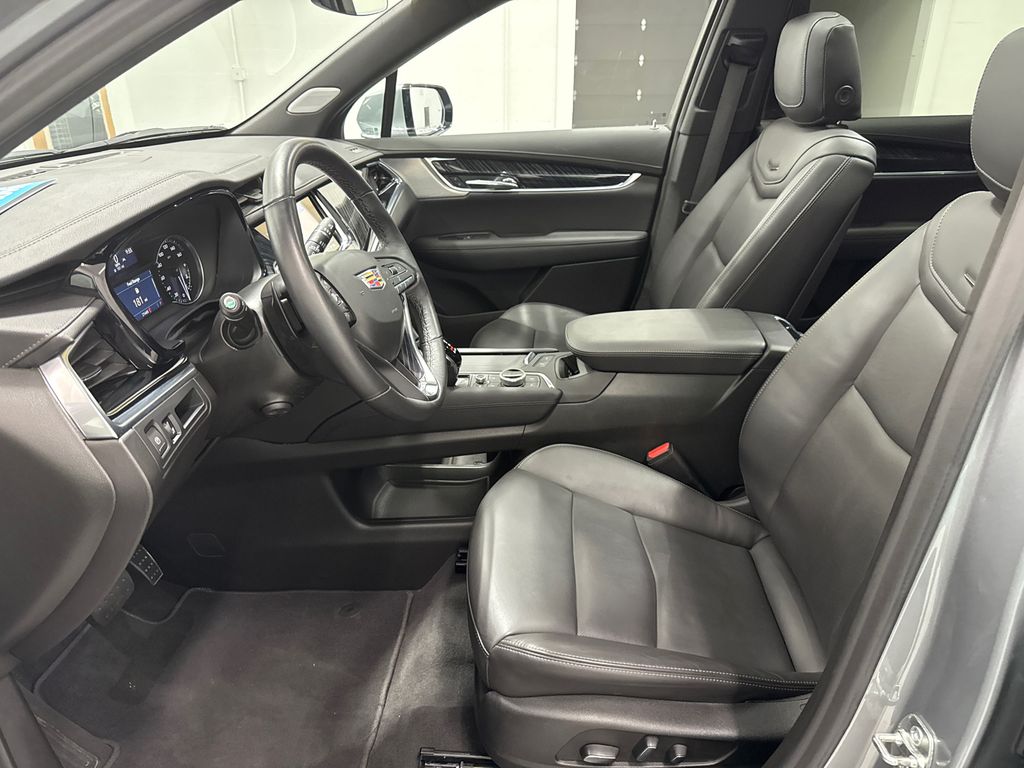 2025 Cadillac XT6 Premium Luxury photo 14