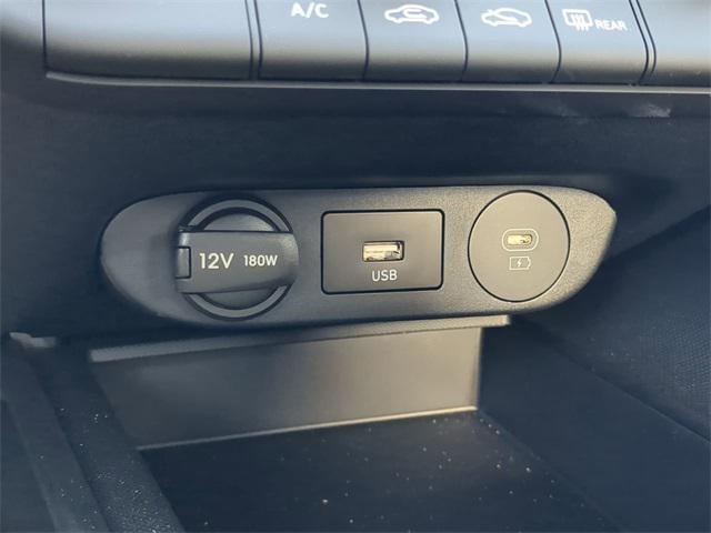 2025 Hyundai Elantra SE photo 19