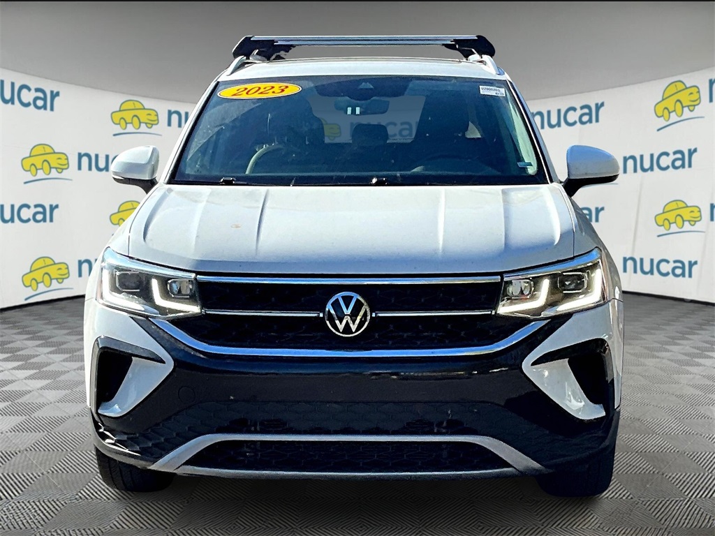 2023 Volkswagen Taos SEL photo 2