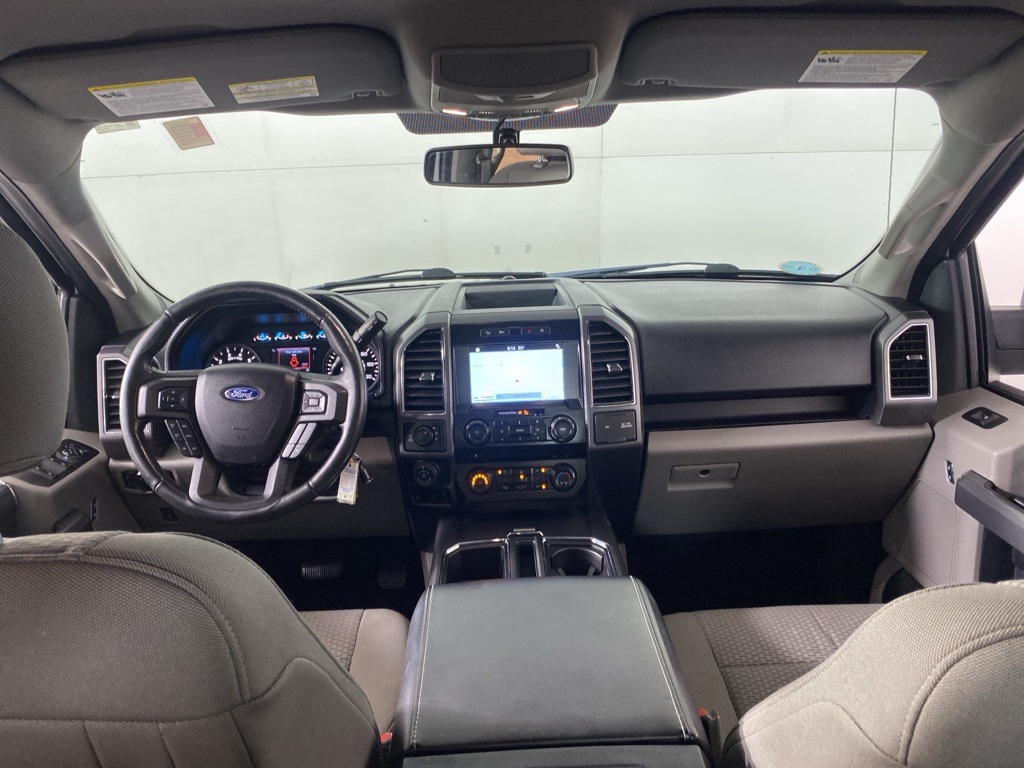 2017 Ford F-150 XLT photo 2